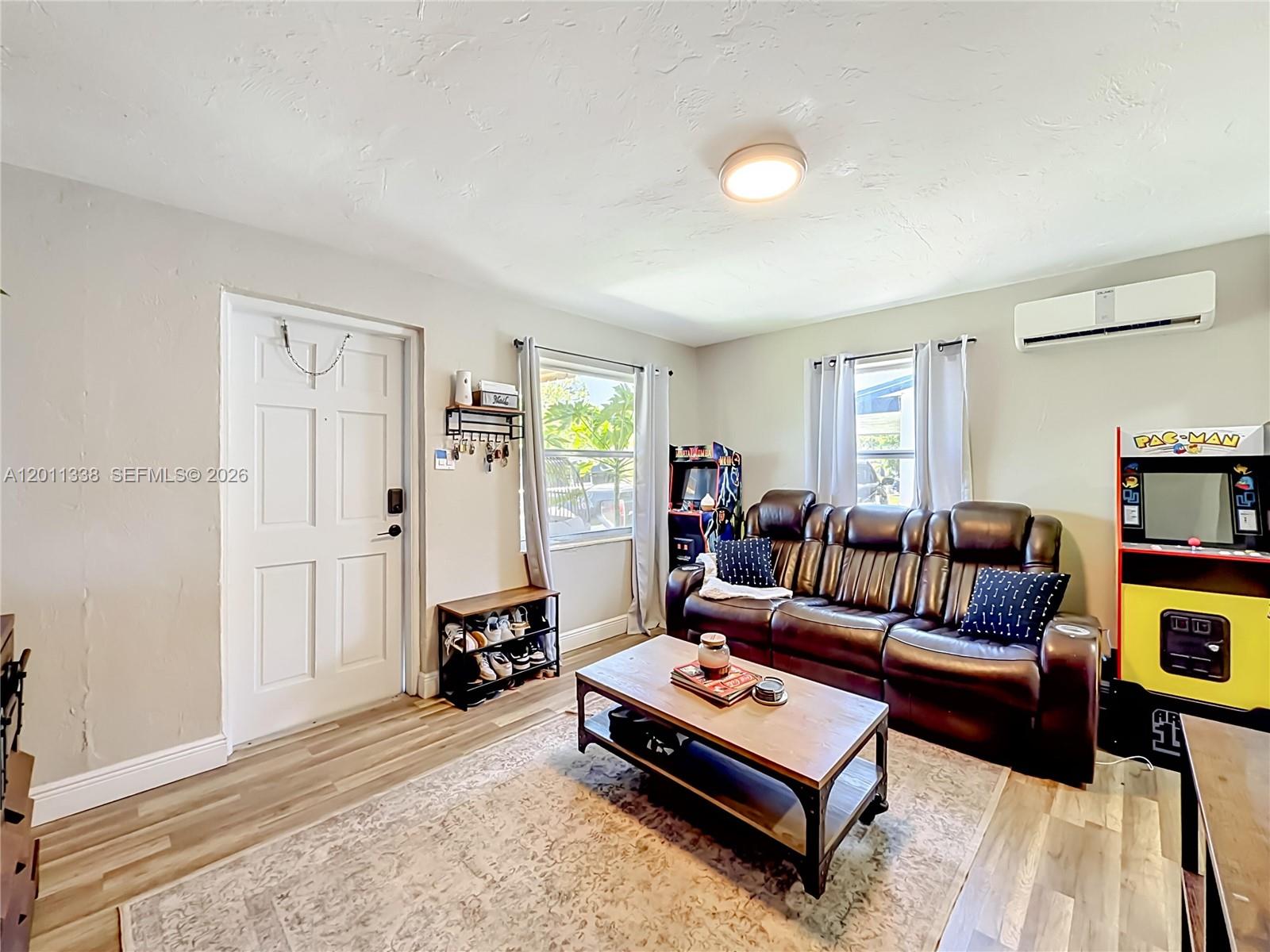 HUNTERS MANOR REV PLAT OF - Residential