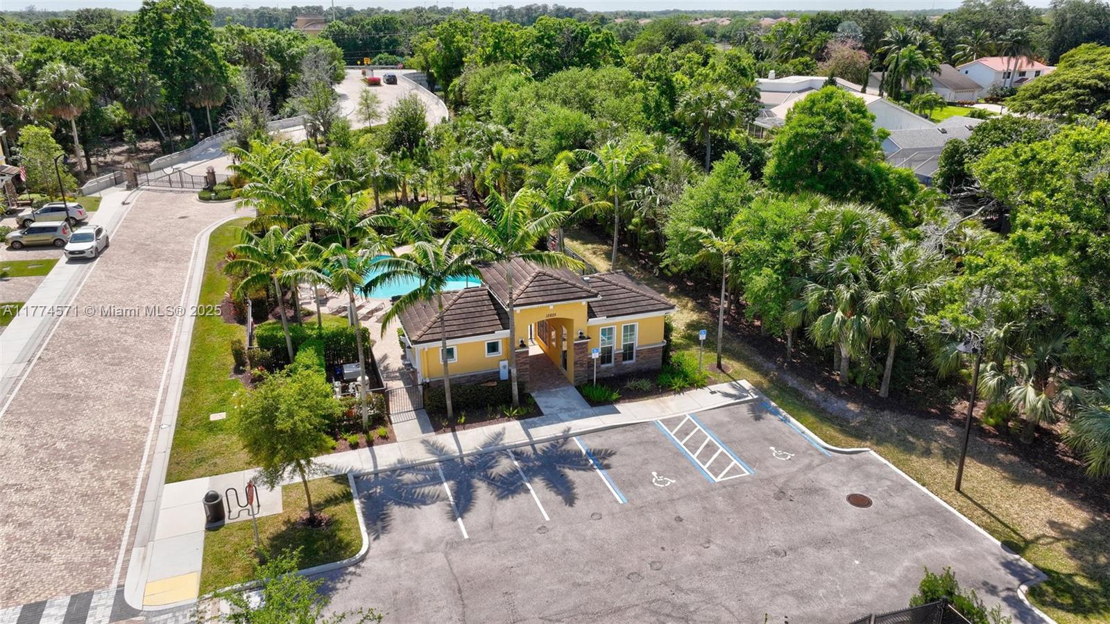 TREVI ISLE - Residential Lease