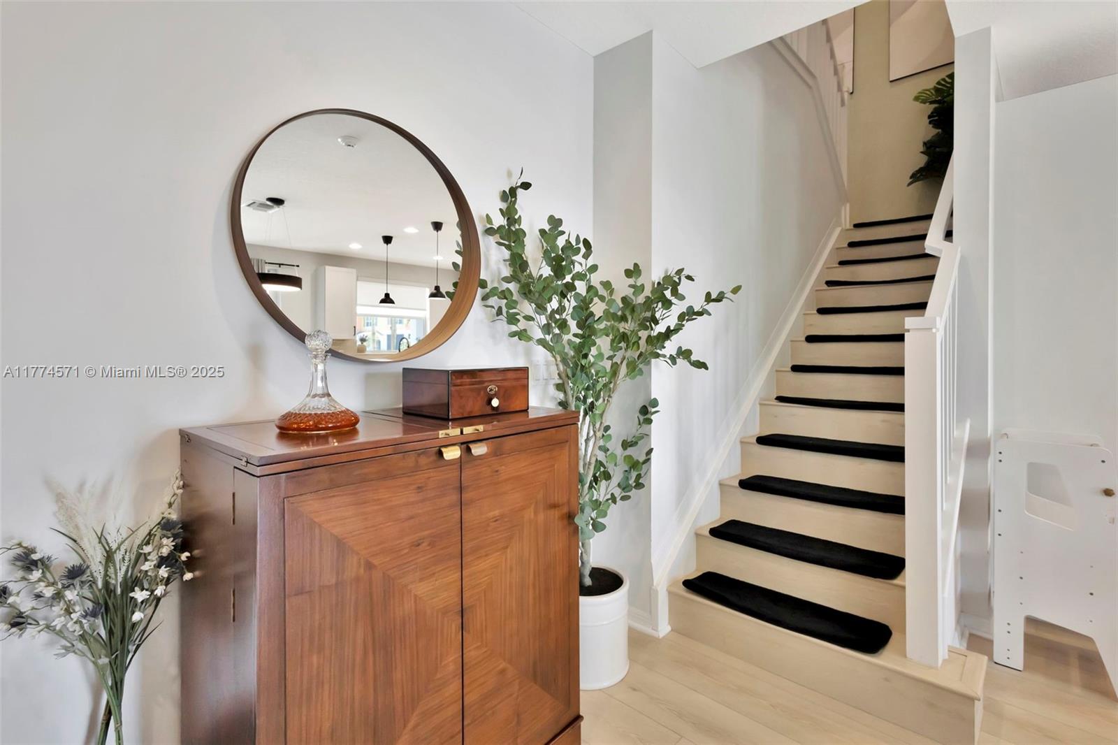 TREVI ISLE - Residential Lease