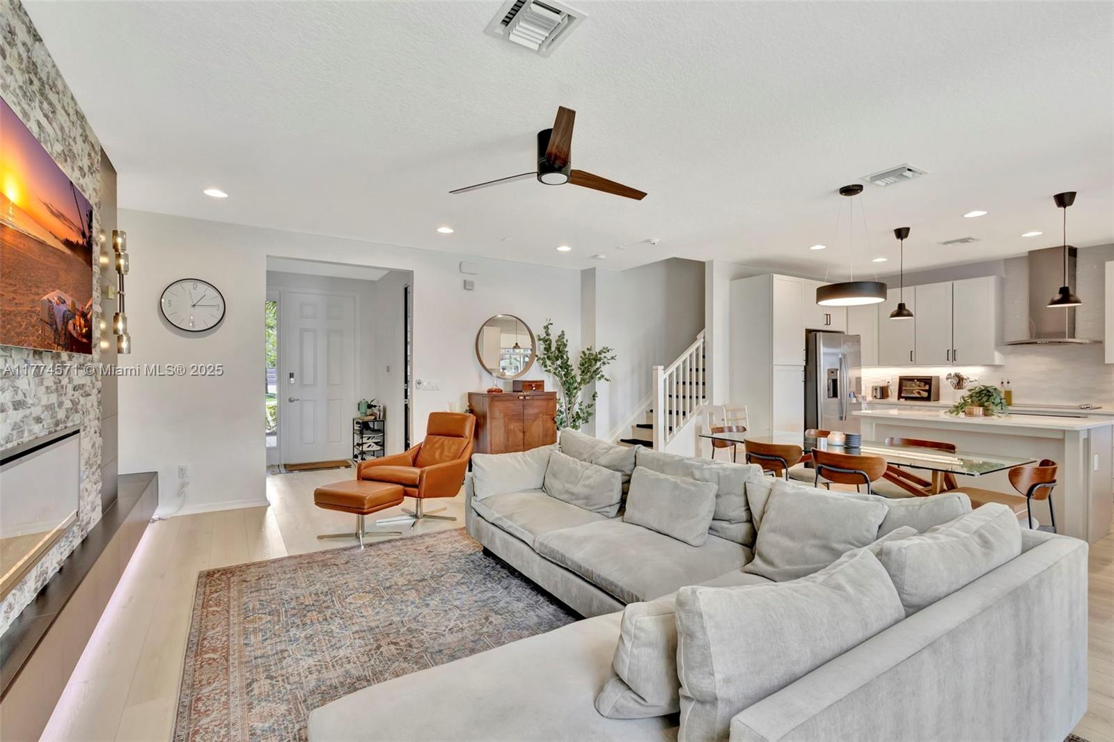 TREVI ISLE - Residential Lease