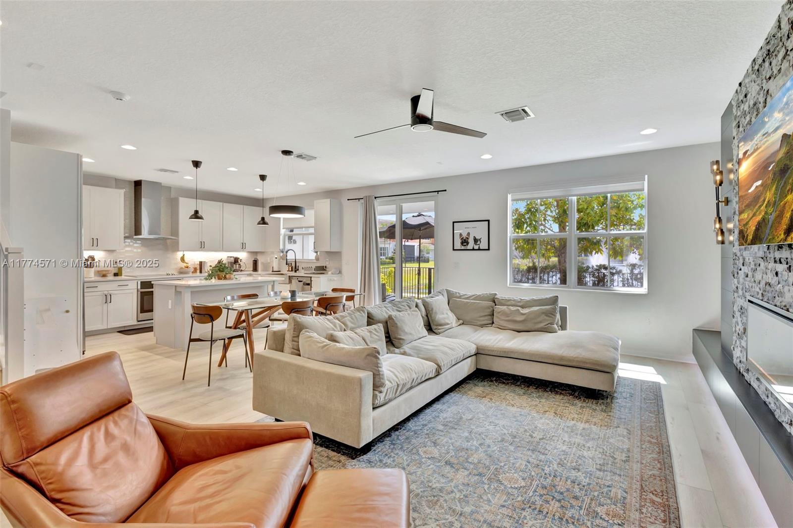 TREVI ISLE - Residential Lease