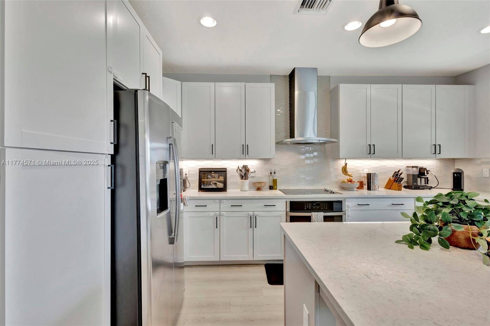 TREVI ISLE - Residential Lease