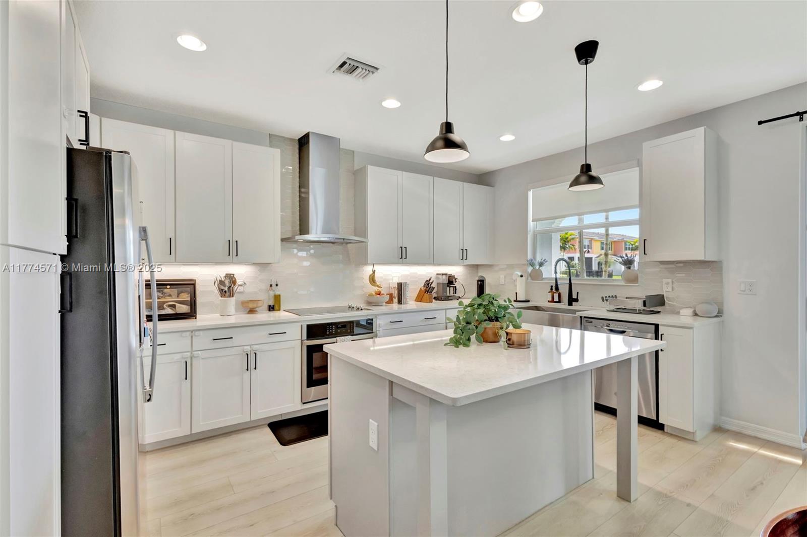 TREVI ISLE - Residential Lease