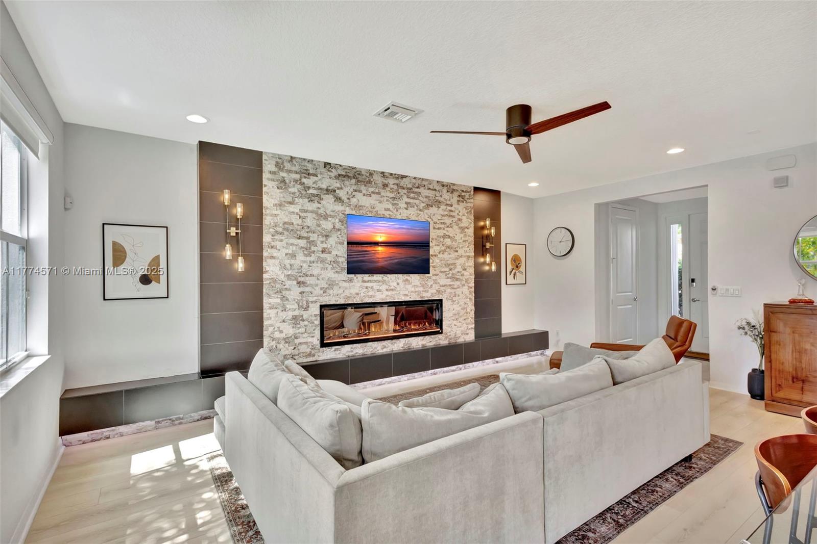 TREVI ISLE - Residential Lease