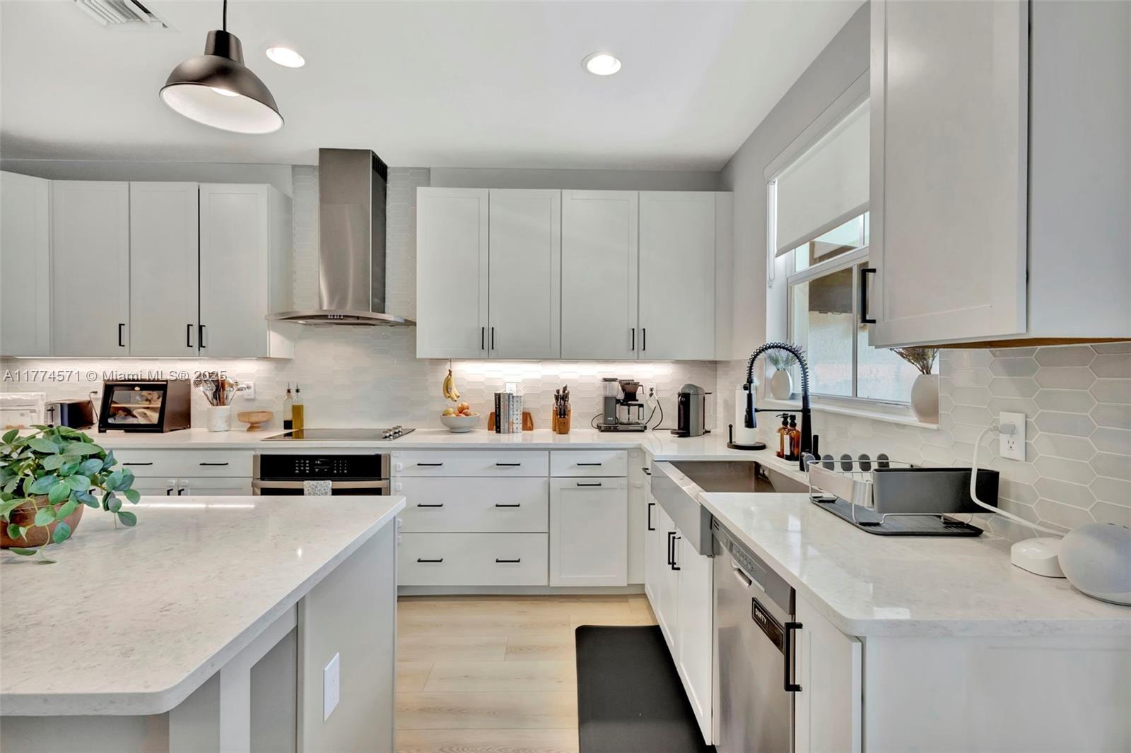 TREVI ISLE - Residential Lease