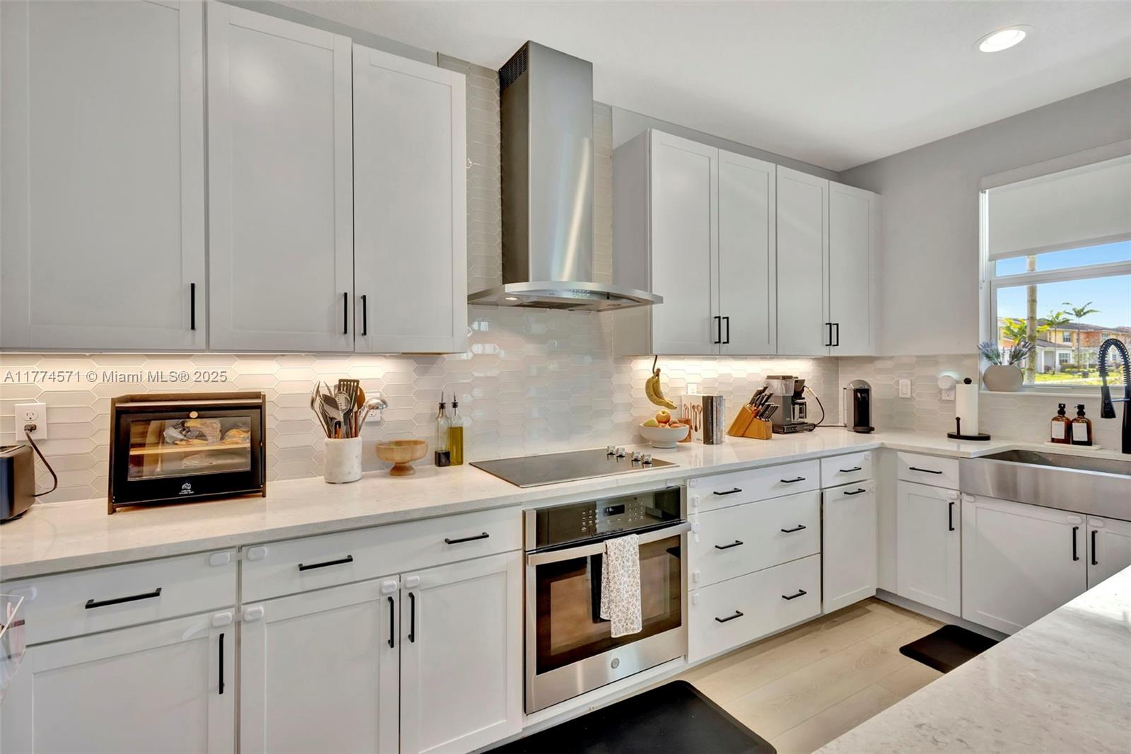 TREVI ISLE - Residential Lease