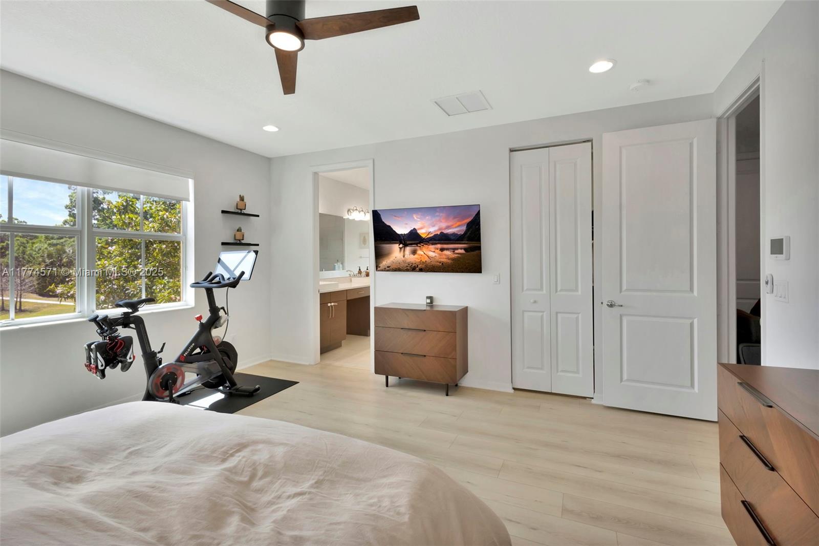 TREVI ISLE - Residential Lease