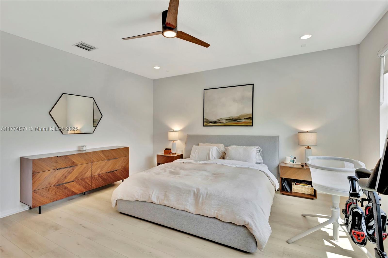 TREVI ISLE - Residential Lease