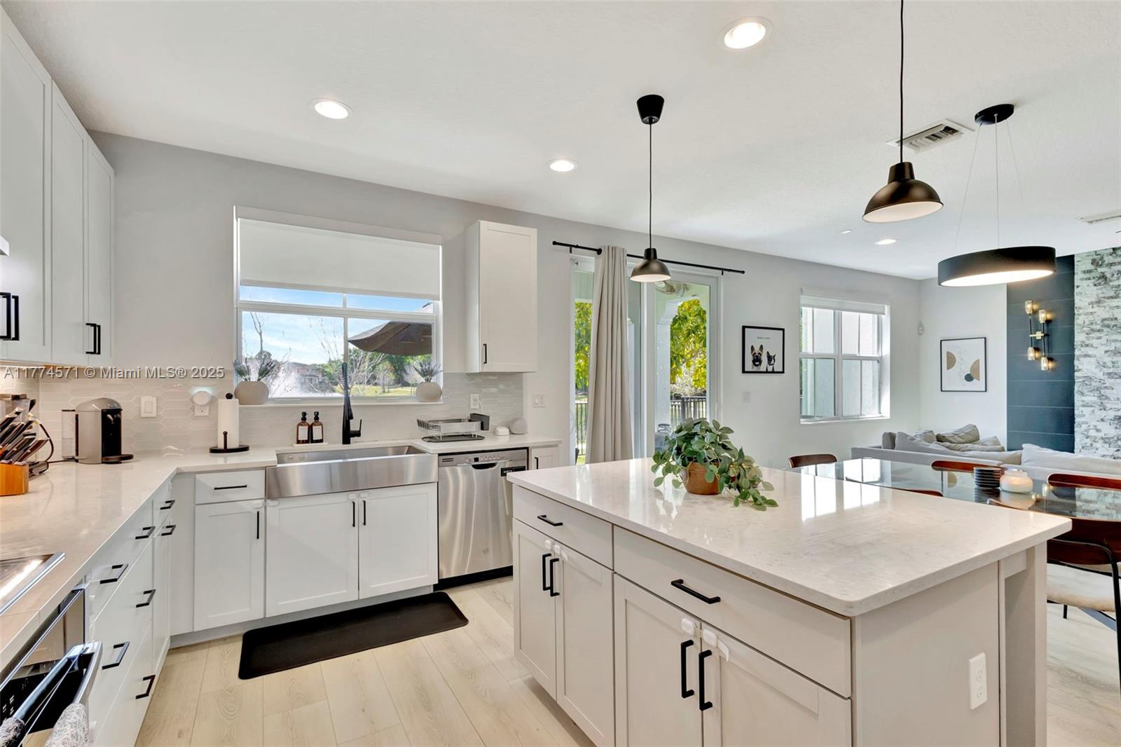 TREVI ISLE - Residential Lease