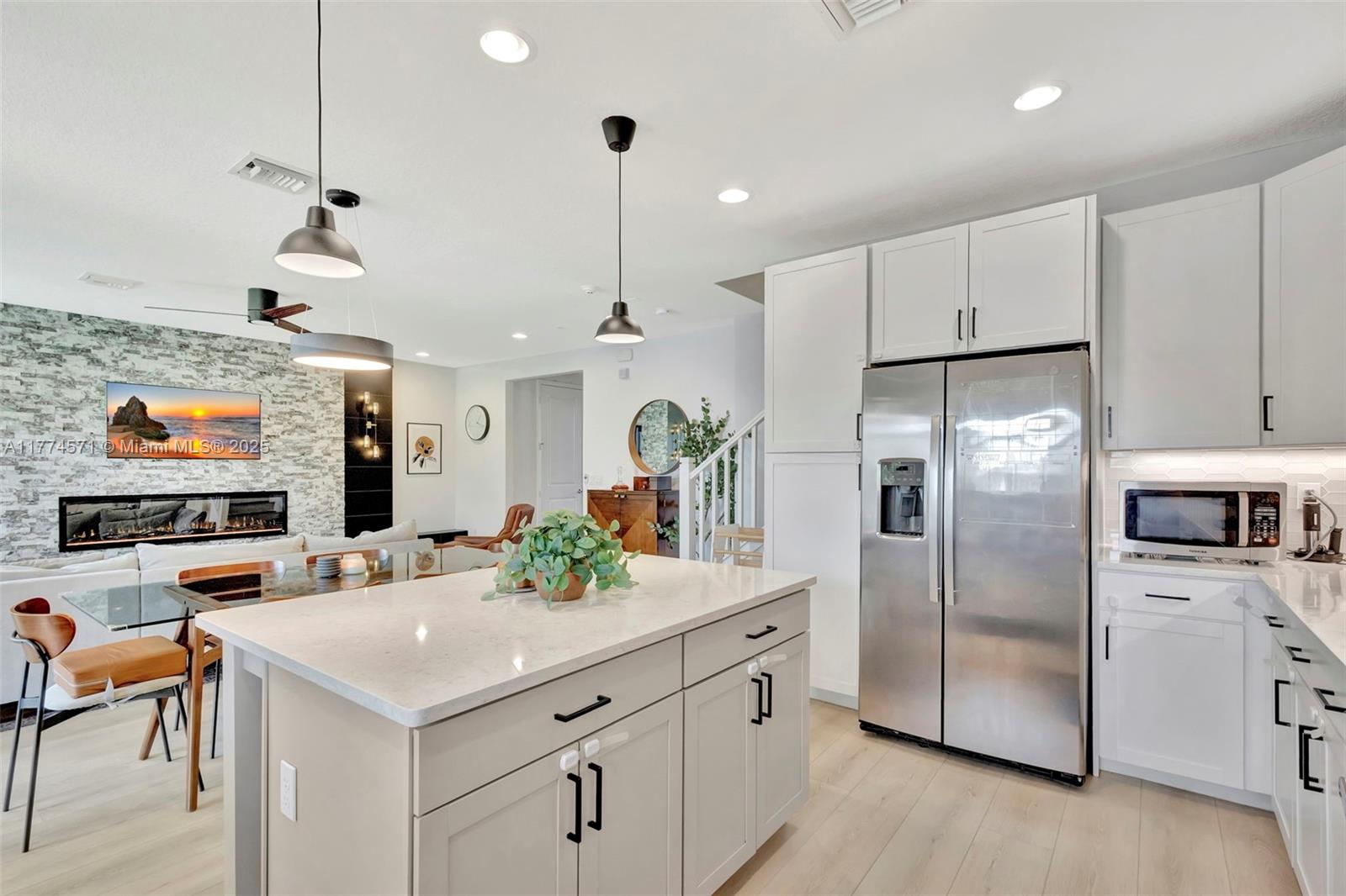 TREVI ISLE - Residential Lease