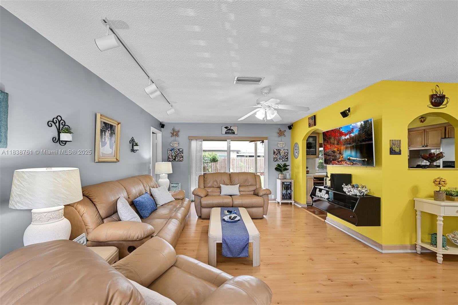 SUNRISE GOLF VILLAGE - Residential