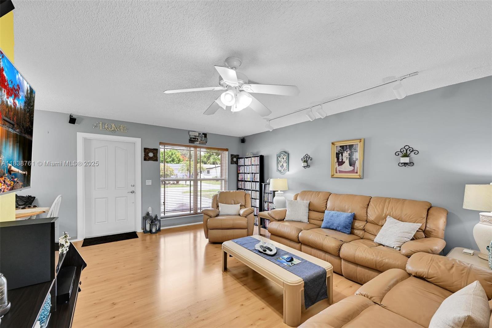 SUNRISE GOLF VILLAGE - Residential