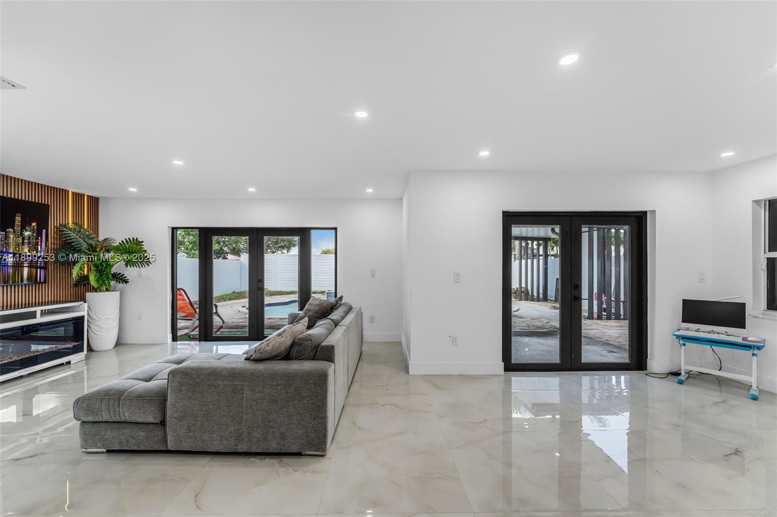 LAGUNA PONDS SEC 2 - Residential