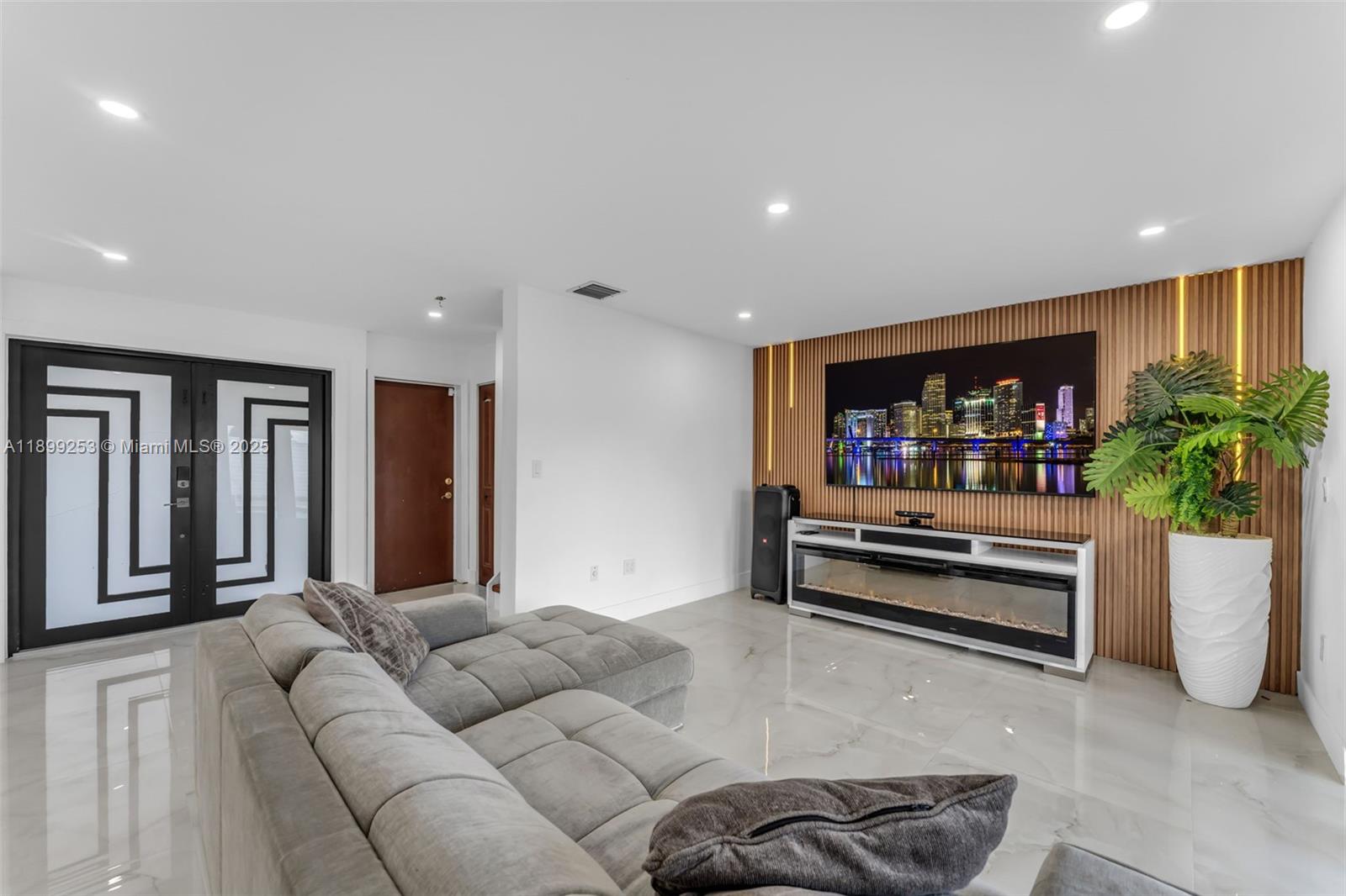 LAGUNA PONDS SEC 2 - Residential