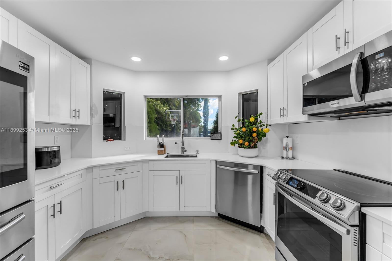 LAGUNA PONDS SEC 2 - Residential