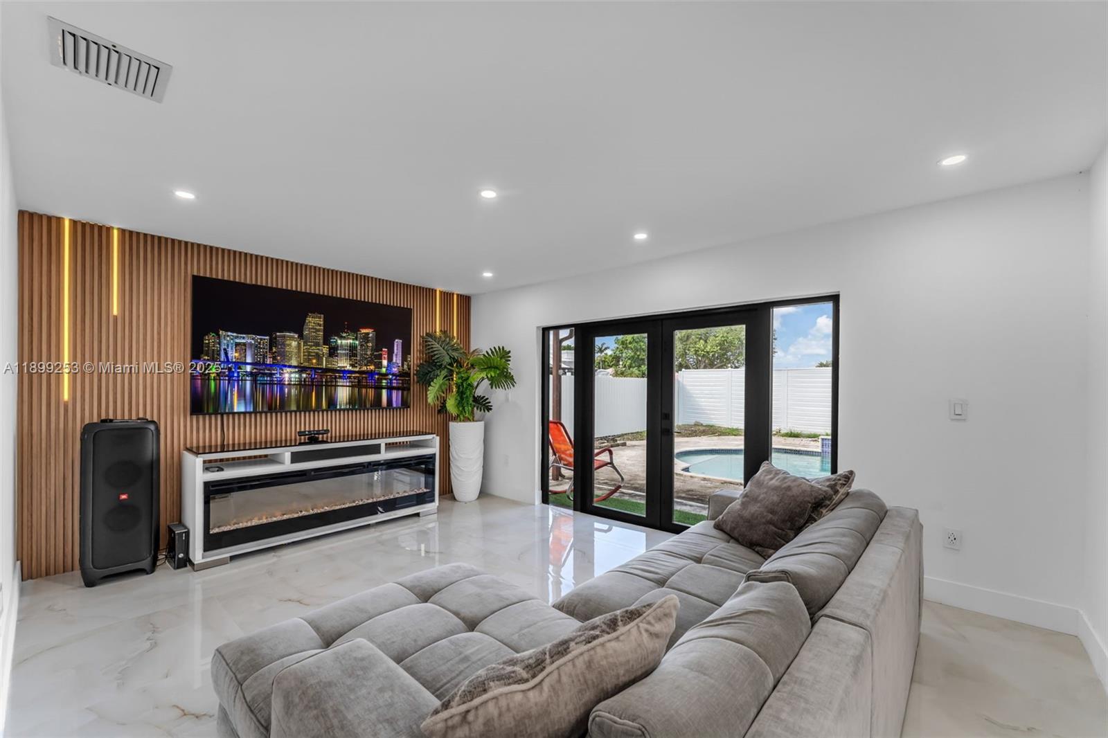 LAGUNA PONDS SEC 2 - Residential