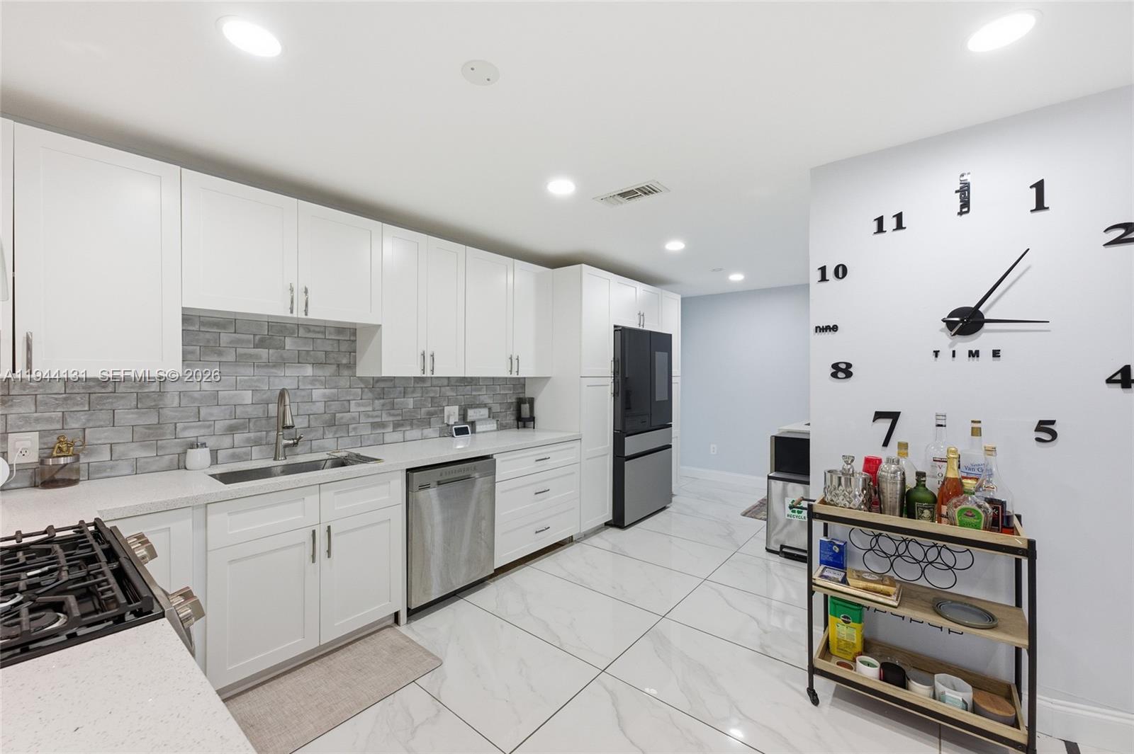 SUNRISE GOLF VILLAGE SEC - Residential