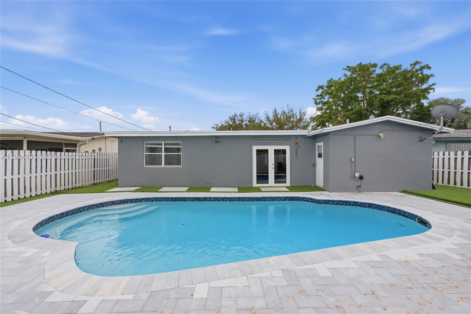 SUNRISE GOLF VILLAGE SEC - Residential