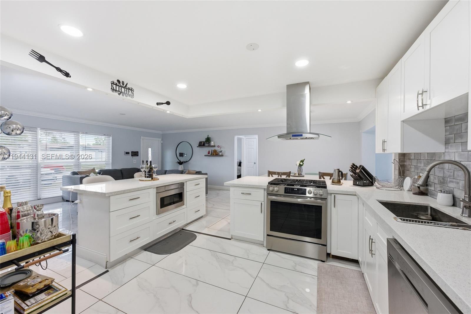 SUNRISE GOLF VILLAGE SEC - Residential