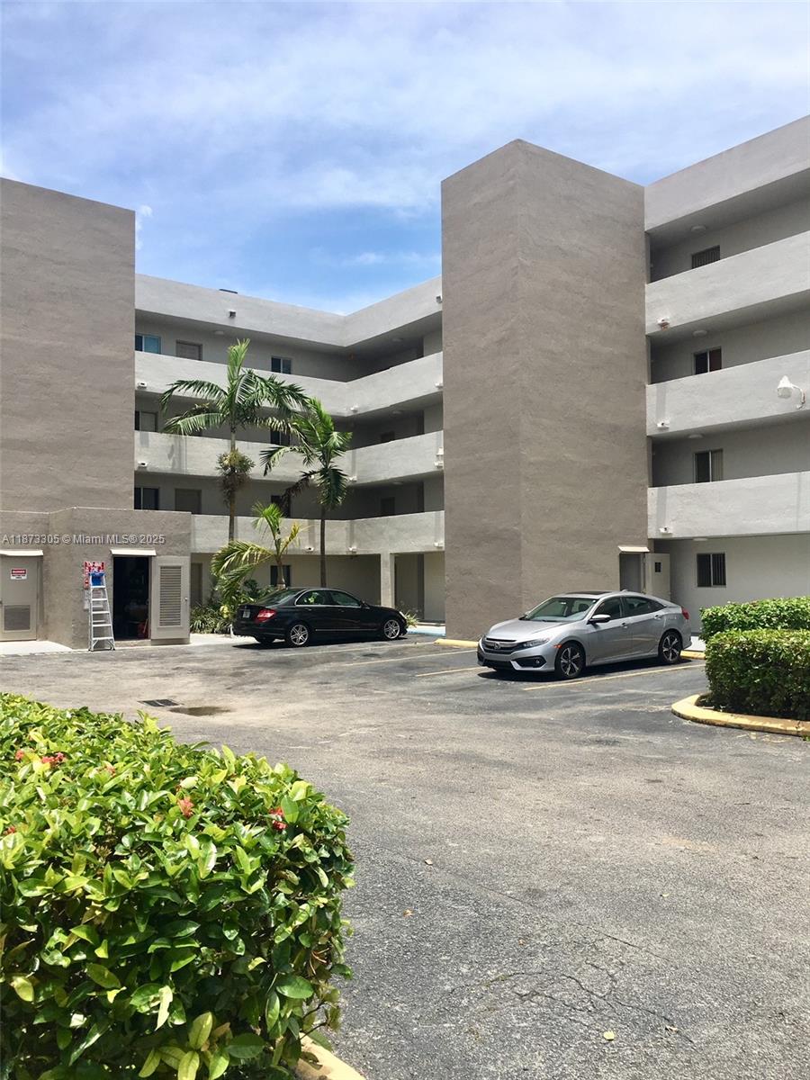 Immaculate great 2 bedroom, 2 baths with spacious living area lovely balcony. laundry room right across from unit, nice complex This unit is completely tiled, great layout and great finished. Near highways, stores, schools, parks, etc. Must see unit!!!