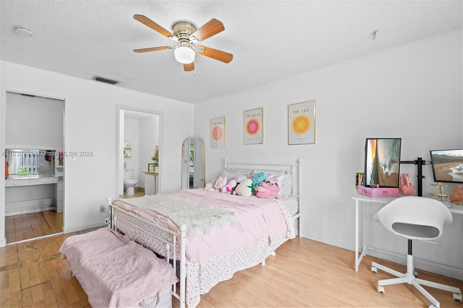 500 S Woodgate Cir A, Sunrise, FL, 33326/$399,999 4 500 S Woodgate Cir A