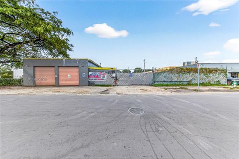 5821 Dewey St Hollywood FL 33023