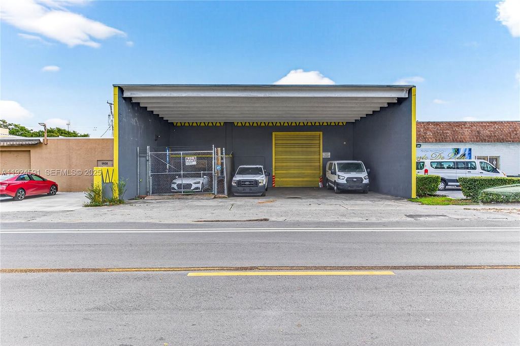 Photo of 5821 Dewey St, Hollywood, FL 33023 (MLS # A11924591)