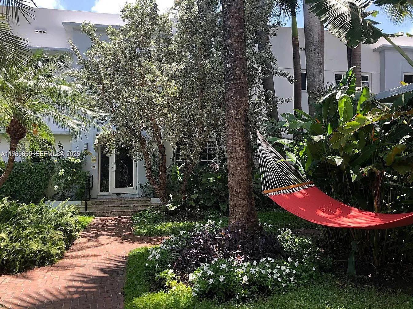 THE PARK VINTAGE CONDO - Residential