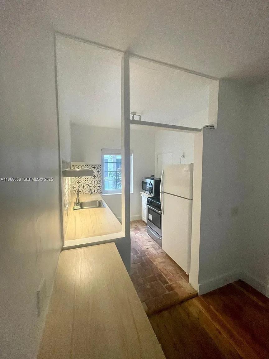 THE PARK VINTAGE CONDO - Residential