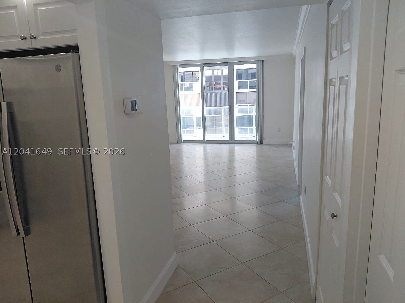 5701 Collins Ave 619