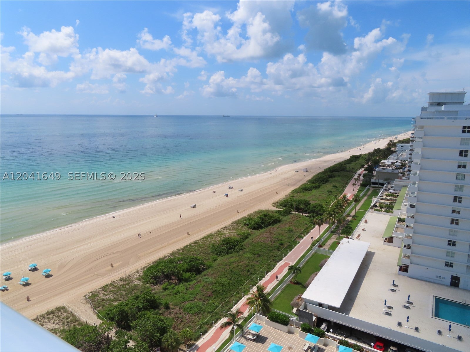 5701 Collins Ave 619