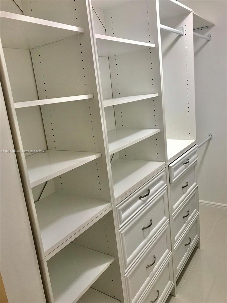 KINGS POINT NORMANDY COND - Residential