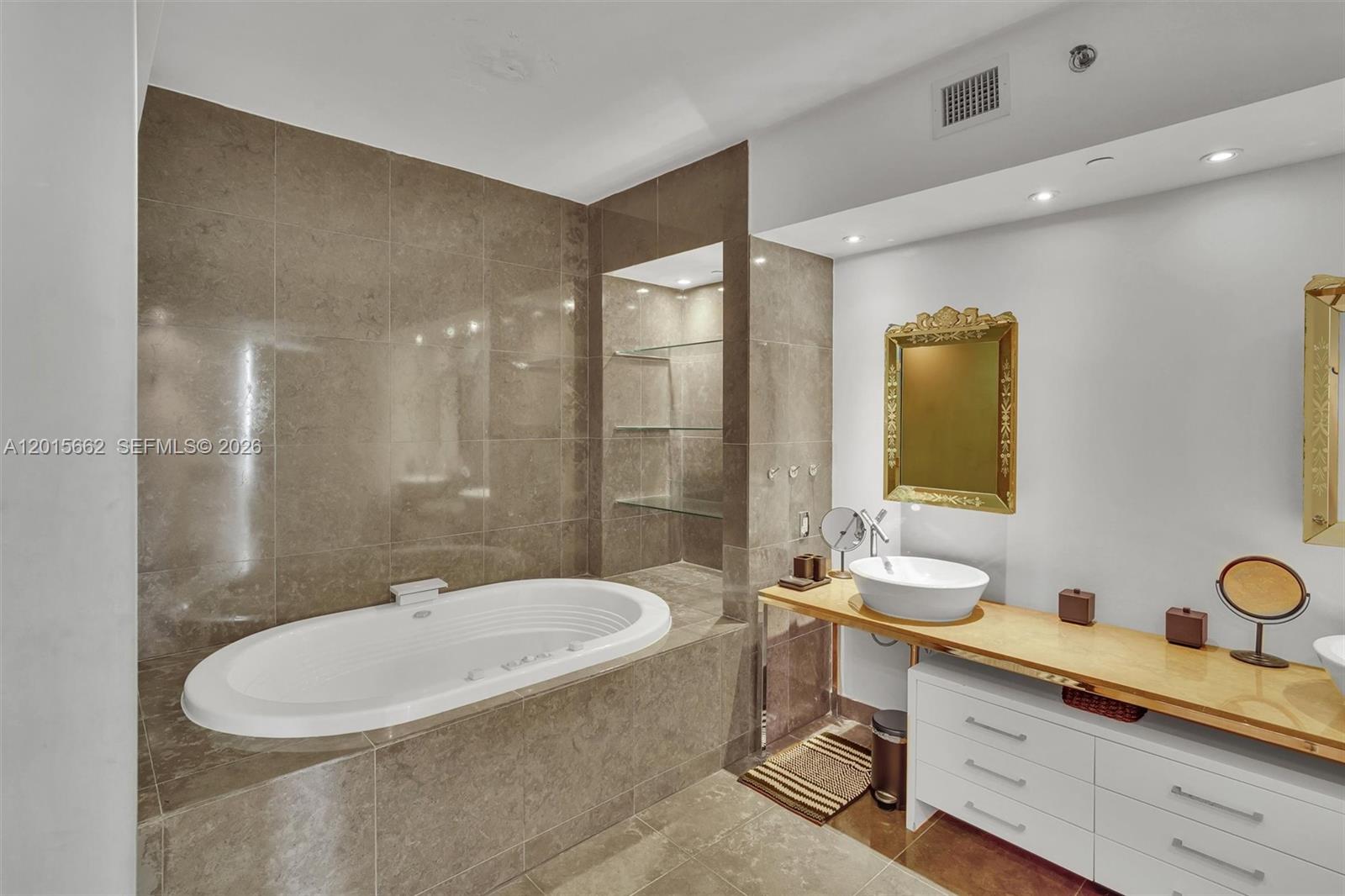 ICON CONDO - Residential Lease