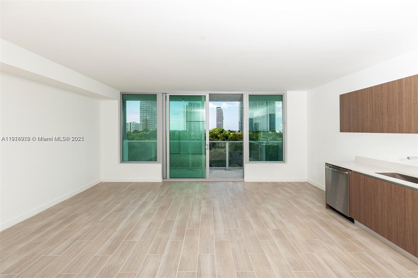 View photos, virtual tours, details... 1600 SW 1st Ave 611