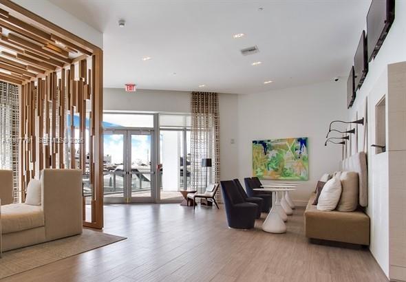 MARINA PALMS RESIDENCES N - Residential Lease