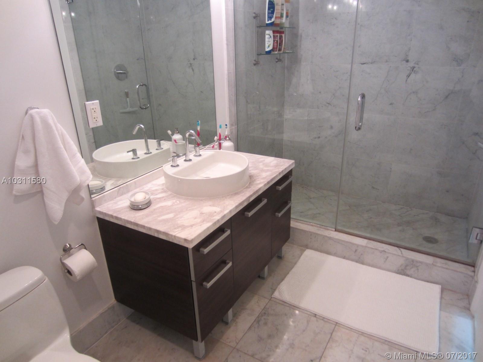 VIZCAYNE NORTH CONDO - Residential Lease