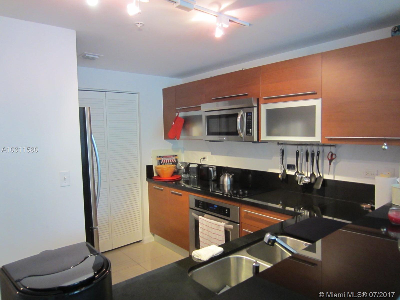 VIZCAYNE NORTH CONDO - Residential Lease