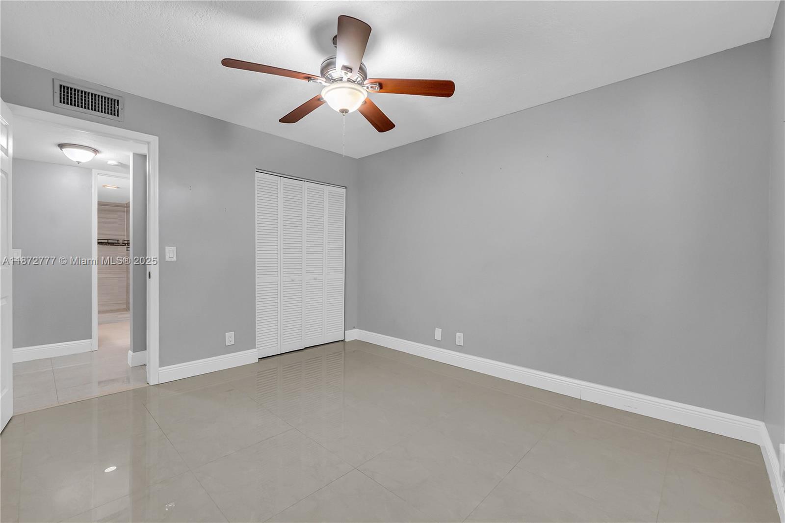 LIVE OAK CONDO TWELVE - Residential Lease