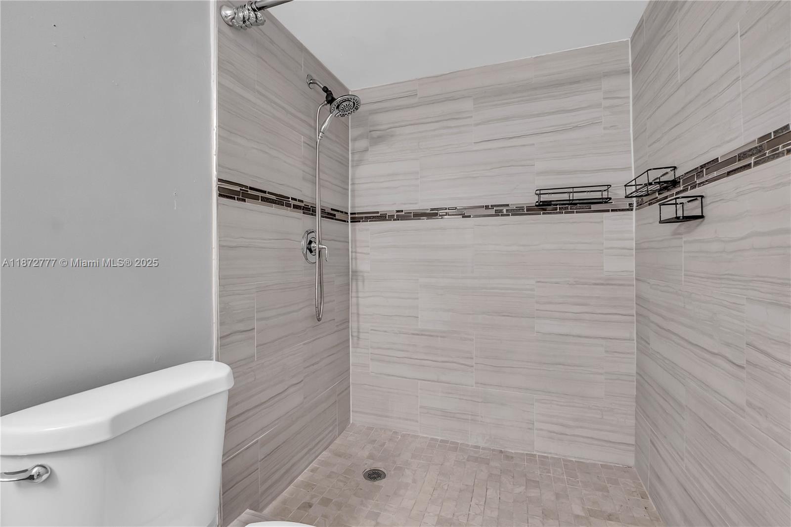 LIVE OAK CONDO TWELVE - Residential Lease