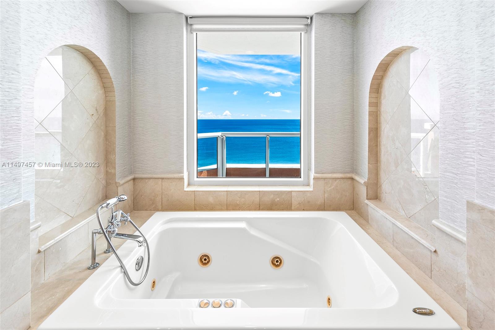 ACQUALINA OCEAN RESIDENCE - Residential