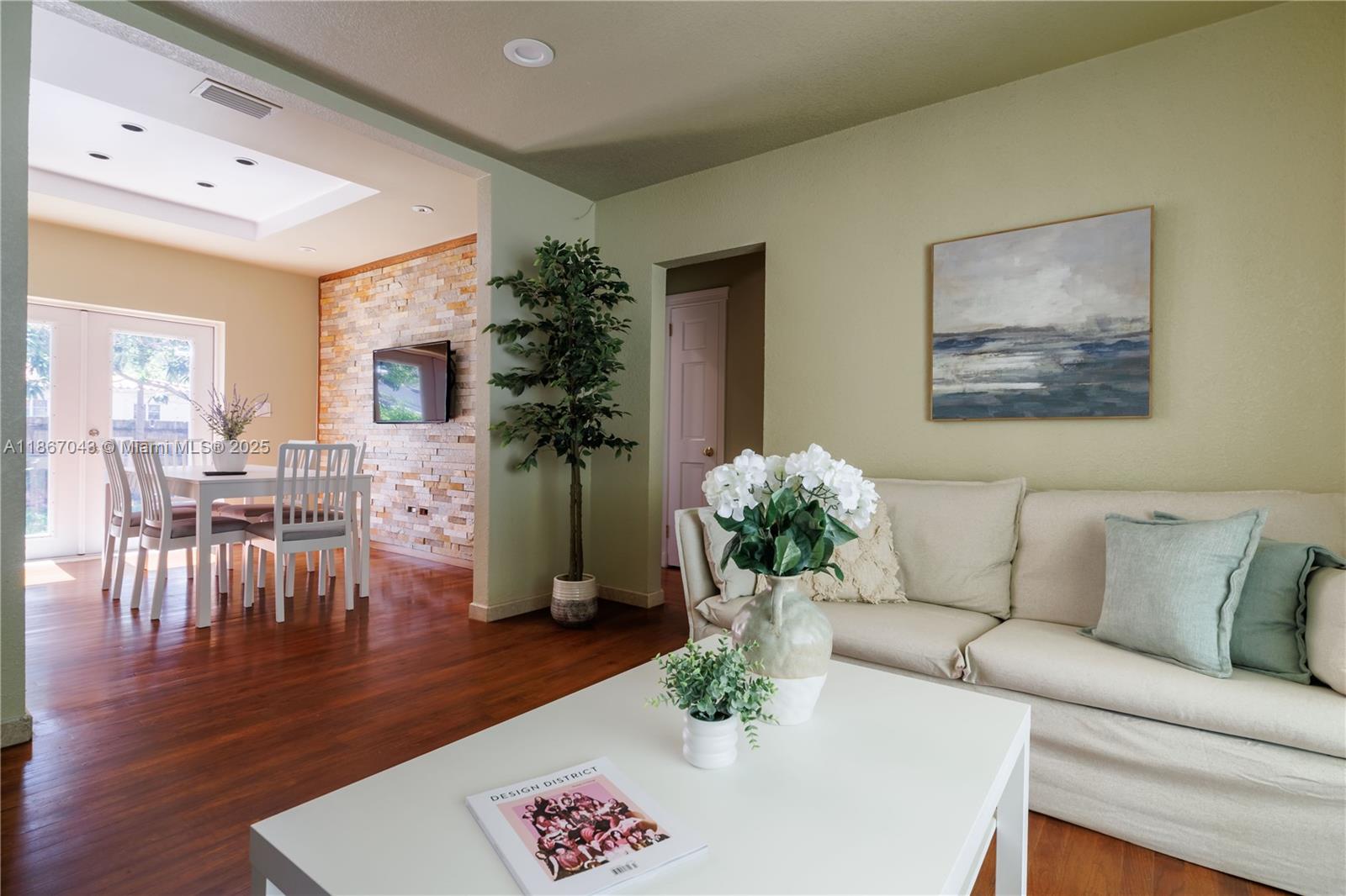 BRENTWOOD - Residential Lease