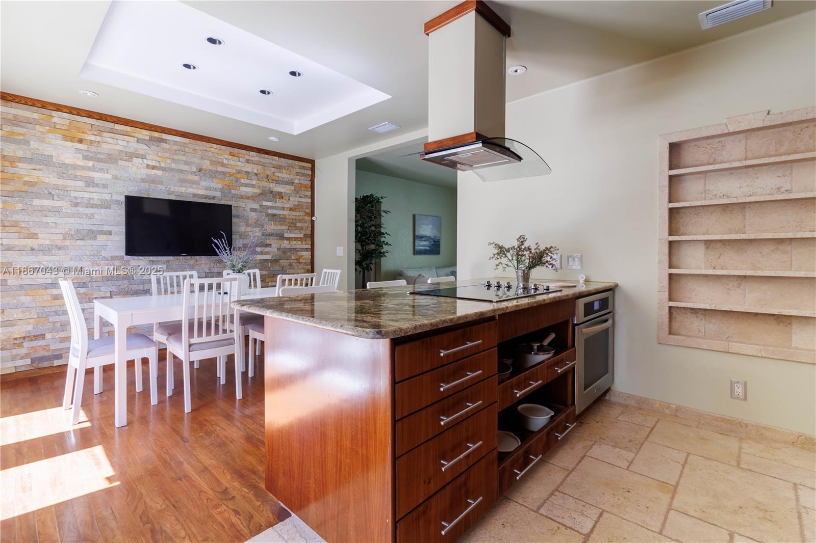 BRENTWOOD - Residential Lease