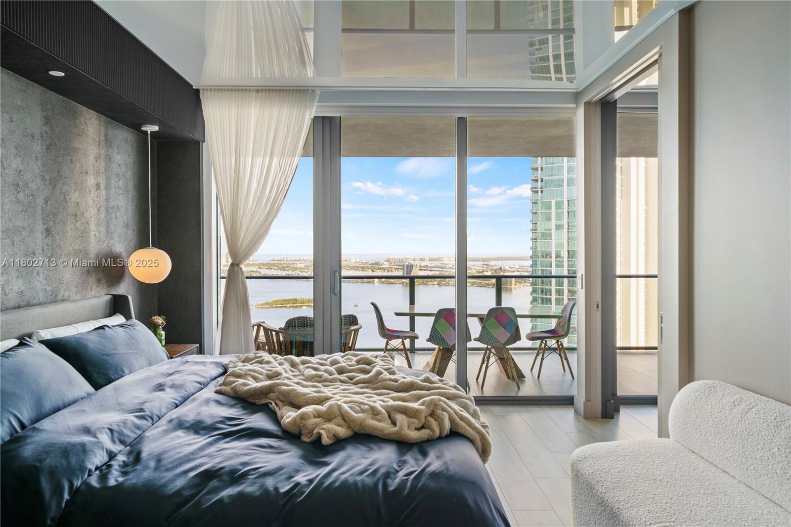 PARAISO BAY CONDO - Residential