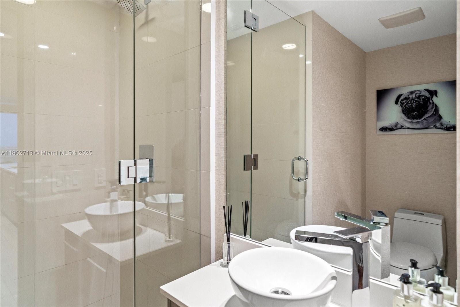 PARAISO BAY CONDO - Residential