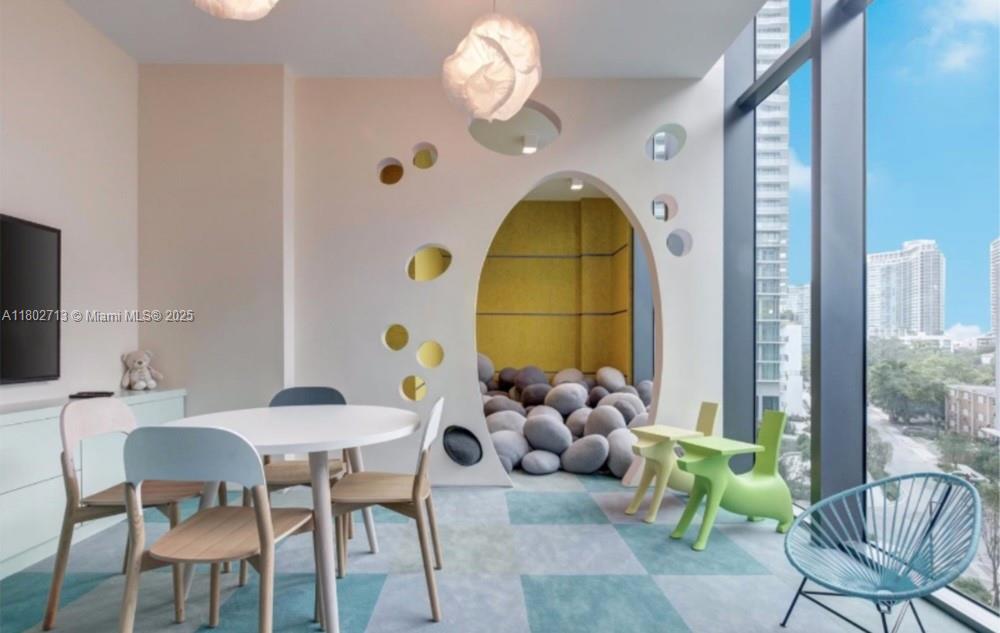 PARAISO BAY CONDO - Residential
