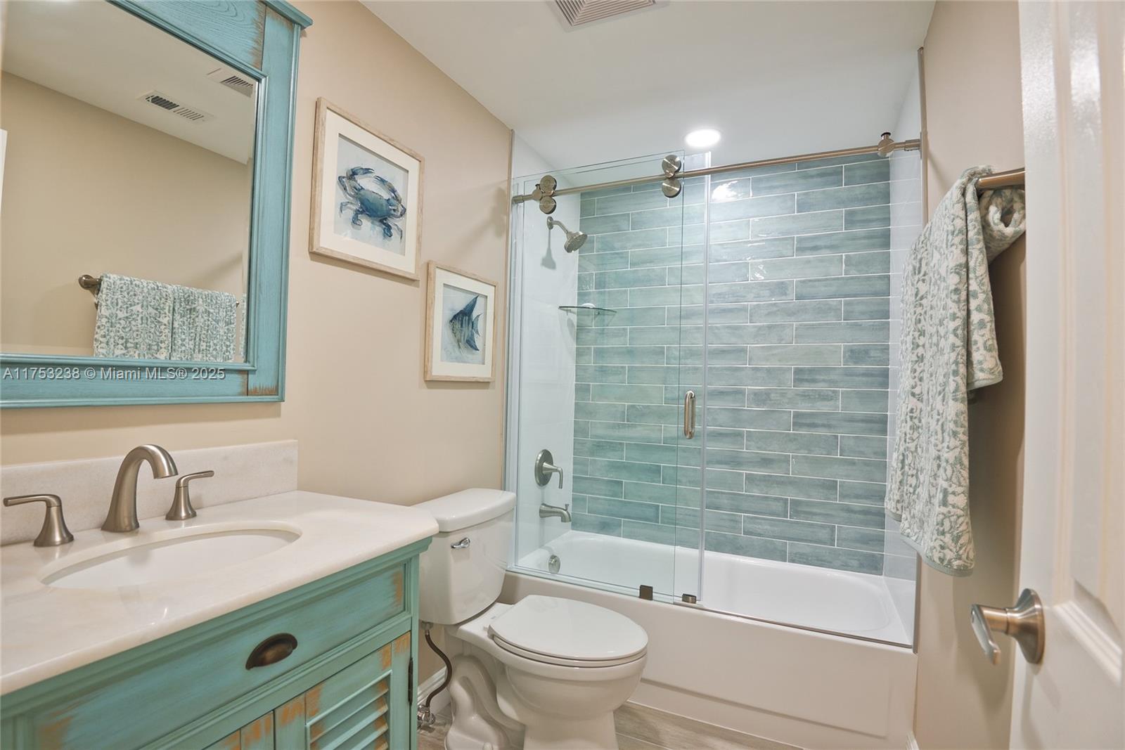 ALEXANDER TOWERS - Residential Lease