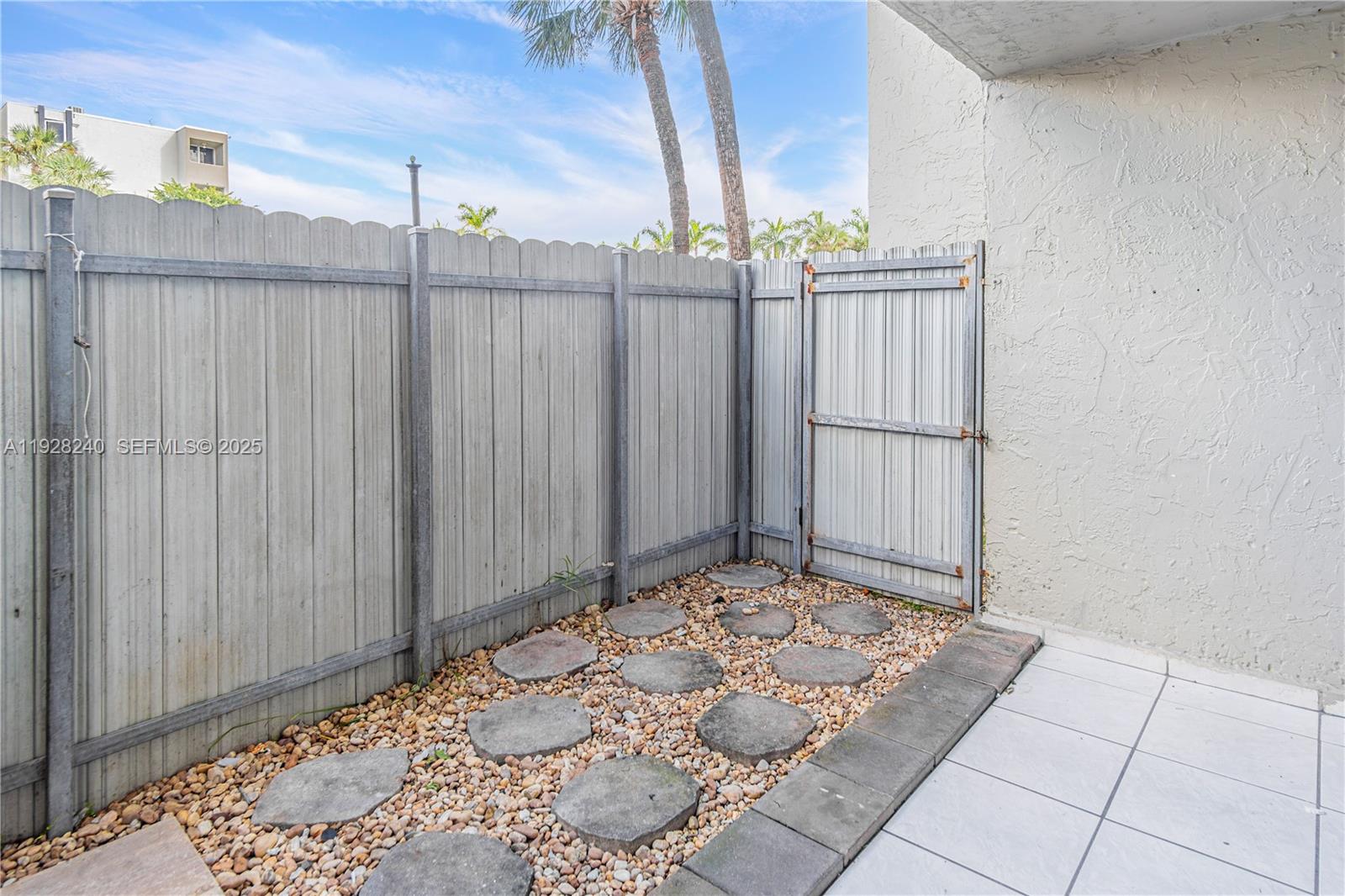 SAMARI LAKE EAST CONDO - Residential Lease