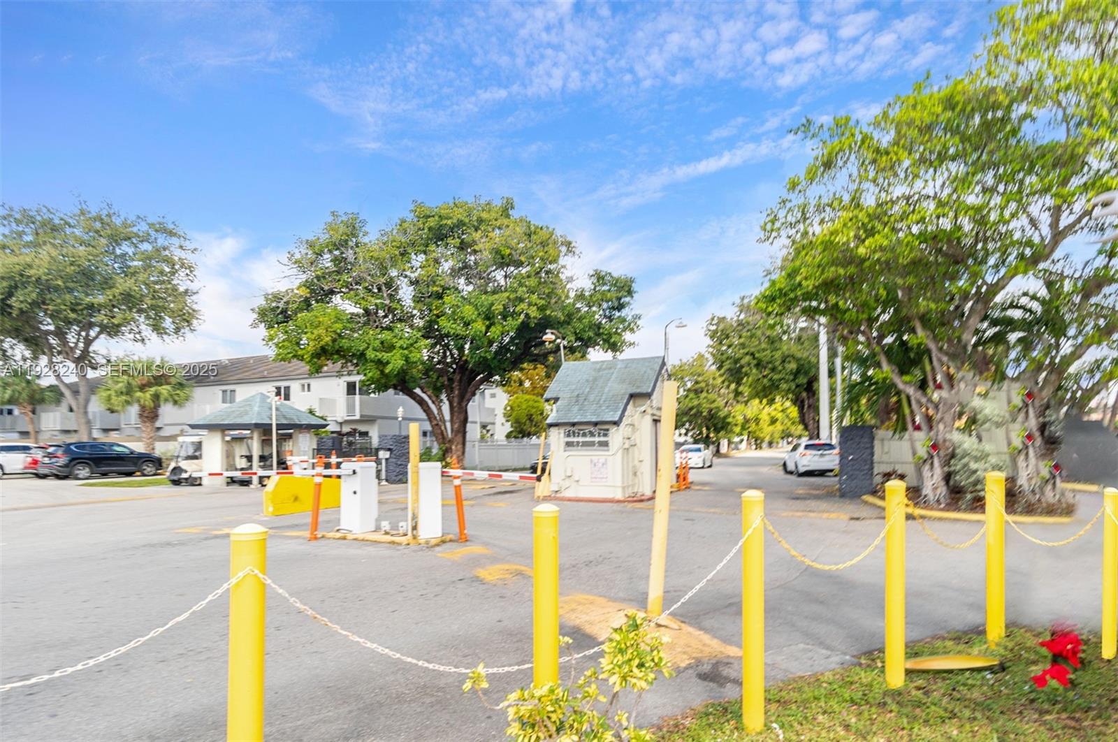 SAMARI LAKE EAST CONDO - Residential Lease