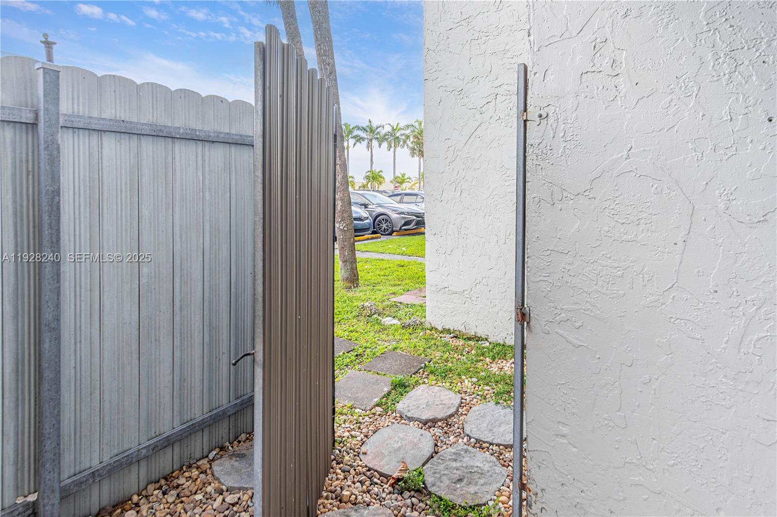 SAMARI LAKE EAST CONDO - Residential Lease