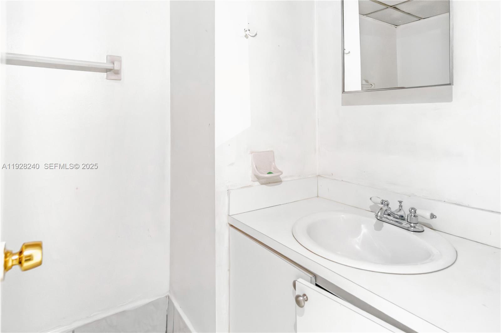 SAMARI LAKE EAST CONDO - Residential Lease